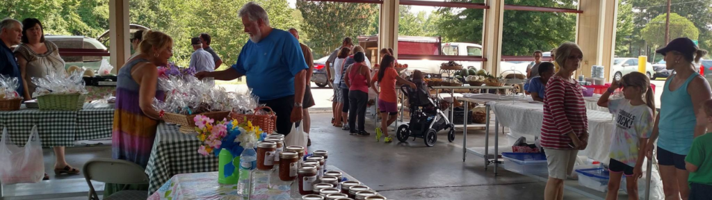 Shoppers at Union County Farmer's Market
